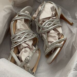 NWT‎ Alex Marie Silver Strappy Heels size 6